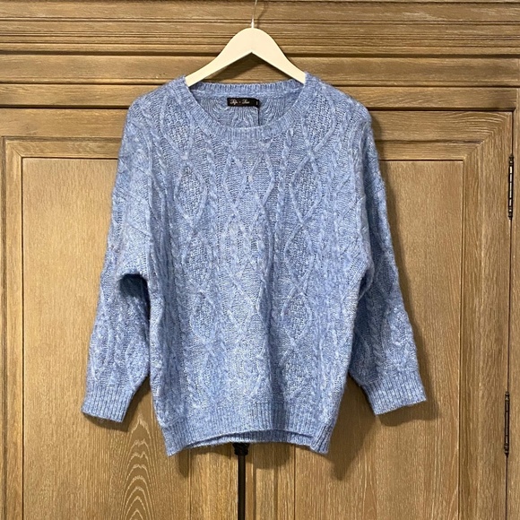 Lyla + Luxe Sweater - Picture 1 of 3